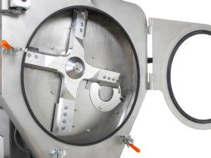 Granuliervorrichtung mit einem vierflügeligem Messerarm